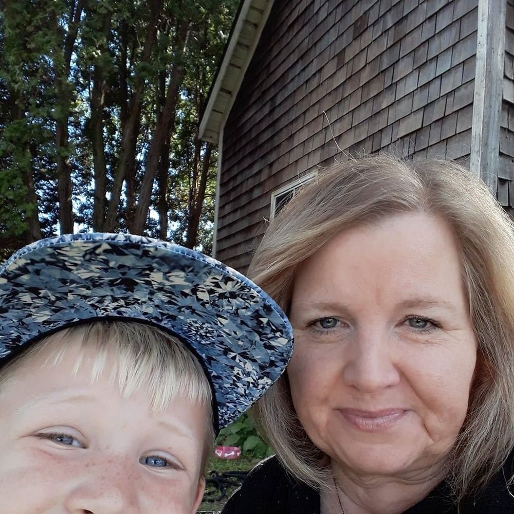 Meet your Posher, Claudia